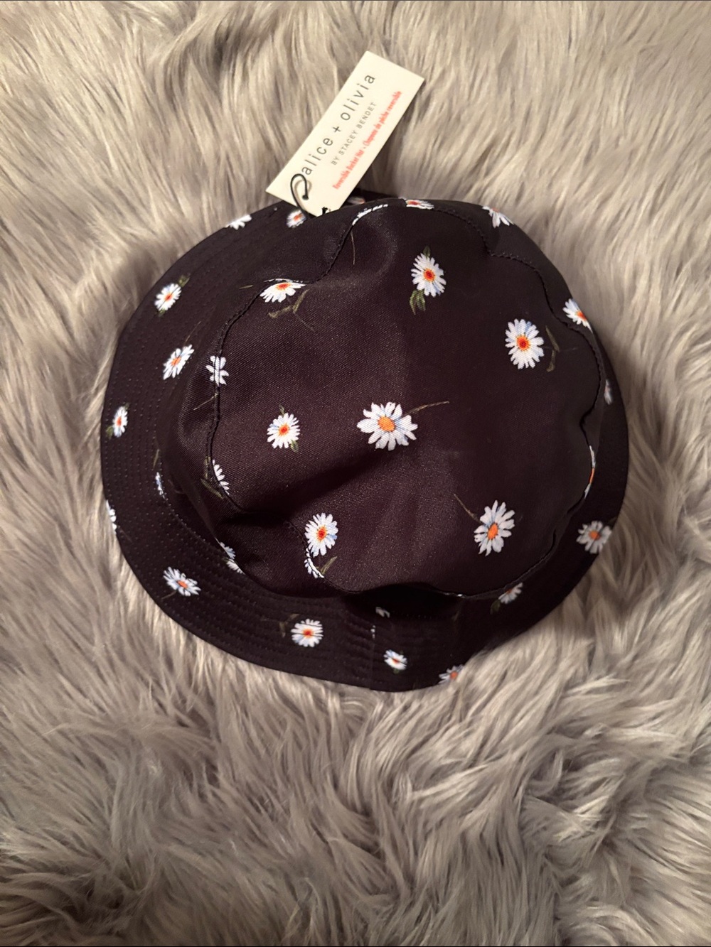 Alice & Olivia reversible Daisy Bucket Hat - Picture 2 of 4